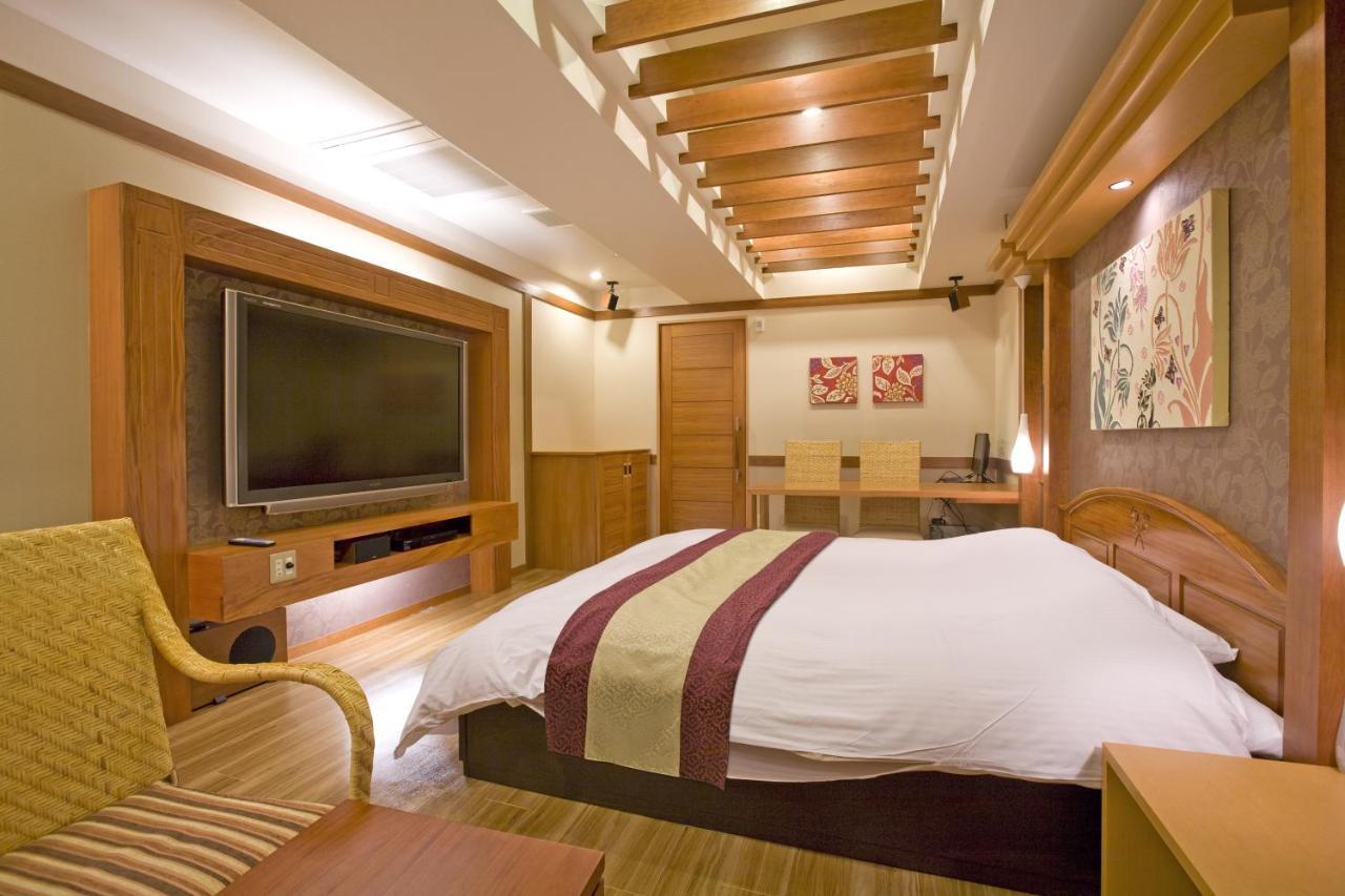 Hotel Bintang Pari Resort (Adults Only) Кобе Экстерьер фото
